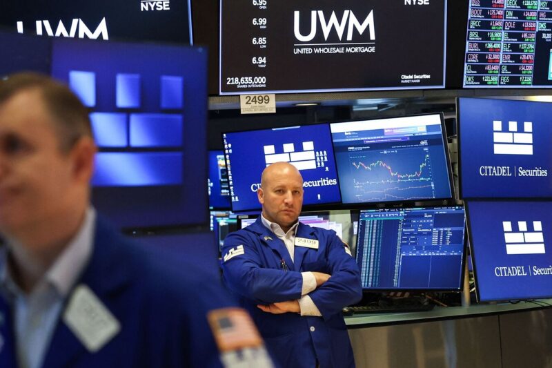 Wall Street today: US stocks edge higher on Fed rate cut hopes