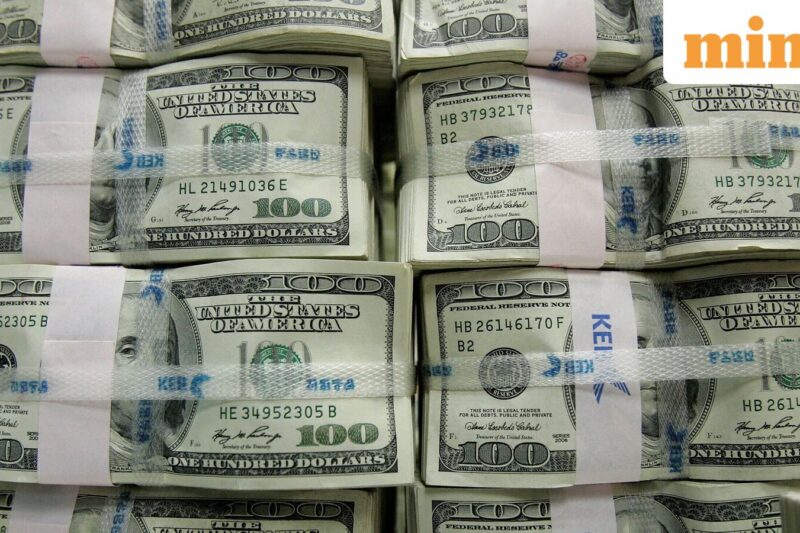 Why is US dollar falling? Explained with 5 reasons