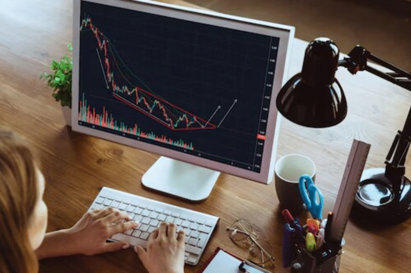 Gold Extends Pullback from Record High for a Third Day