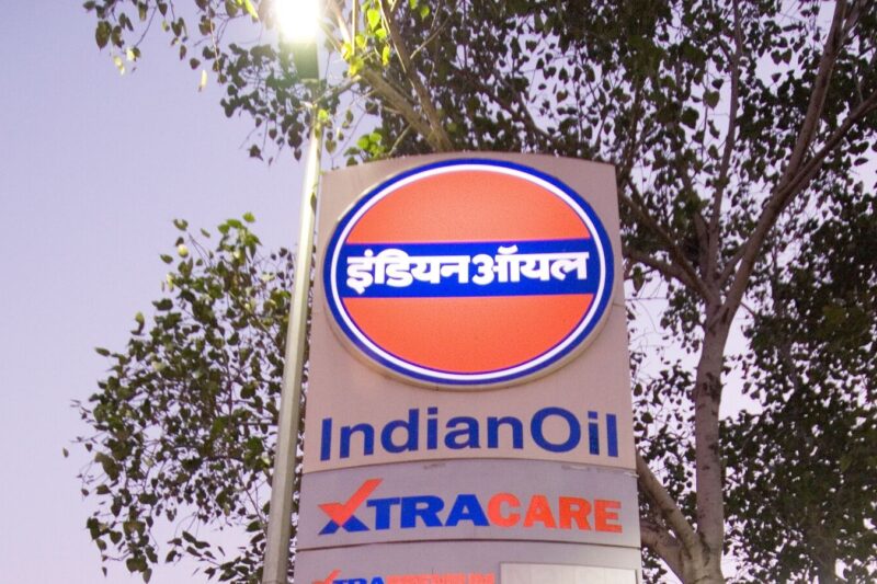 IOC share price jumps 1.5% to 52-week high after 42 times jump in Q2 profit. Time to buy?