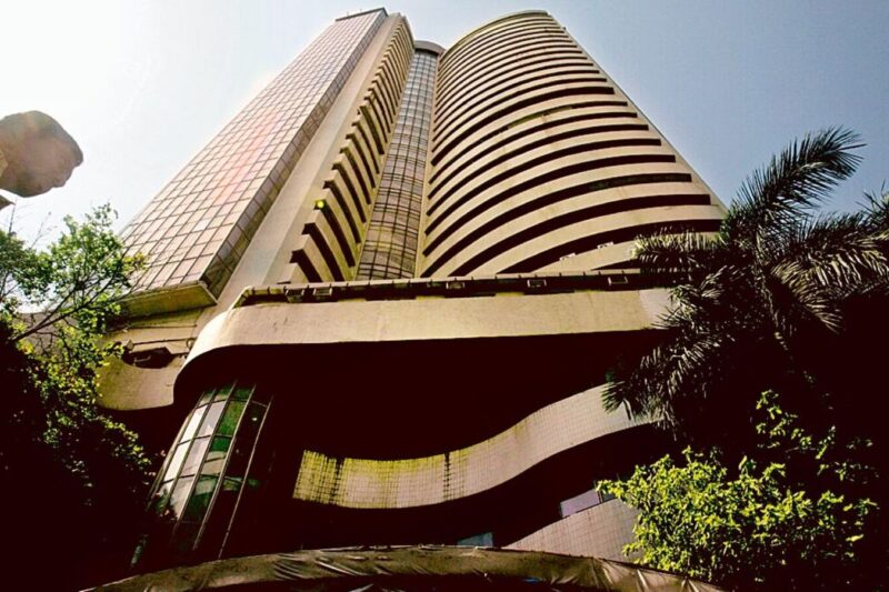 Top Gainers &amp; Losers on Oct 31: Bandhan Bank, Eternal, Varun Beverages, Vedanta, Adani Power among top losers today