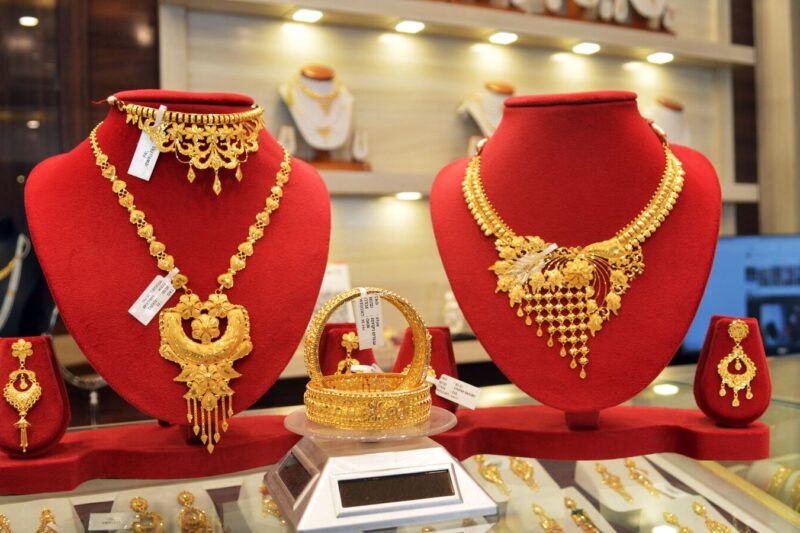 Gold price today: MCX gold rate above ₹1.30 lakh per 10 grams on Diwali 2025; silver price near ₹1.60 lakh per kg