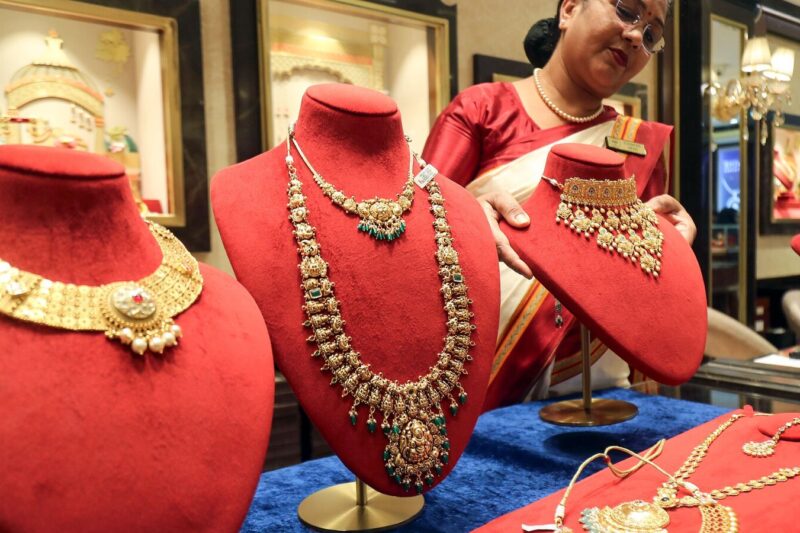 Gold rate today: MCX gold price falls below ₹1.23 lakh per 10 gms; silver around ₹1.46 lakh per kg