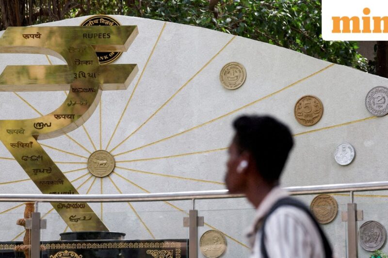 India bonds rise on broader optimism; benchmark yield slips below key level