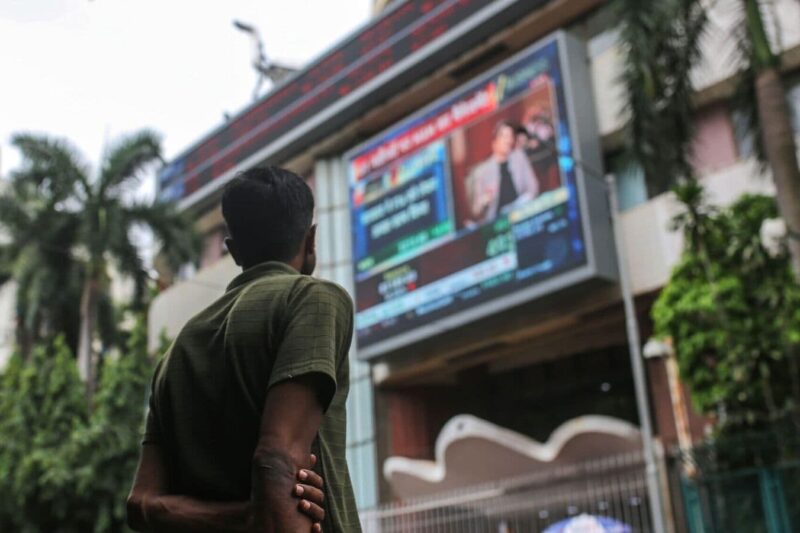 FPIs sell Indian stocks worth ₹1.6 lakh crore since last Diwali: Can the trend reverse in Samvat 2082?