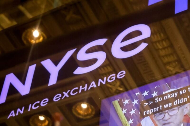 US Stock Market today: Wall Street dips on mixed earnings and Fed caution