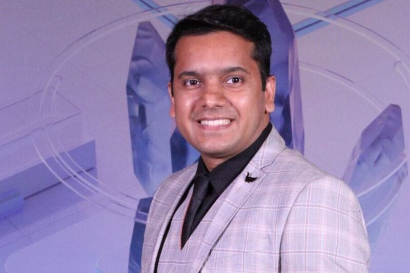 Buy or sell: Sumeet Bagadia recommends three stocks to buy on Monday – 26 October 2025