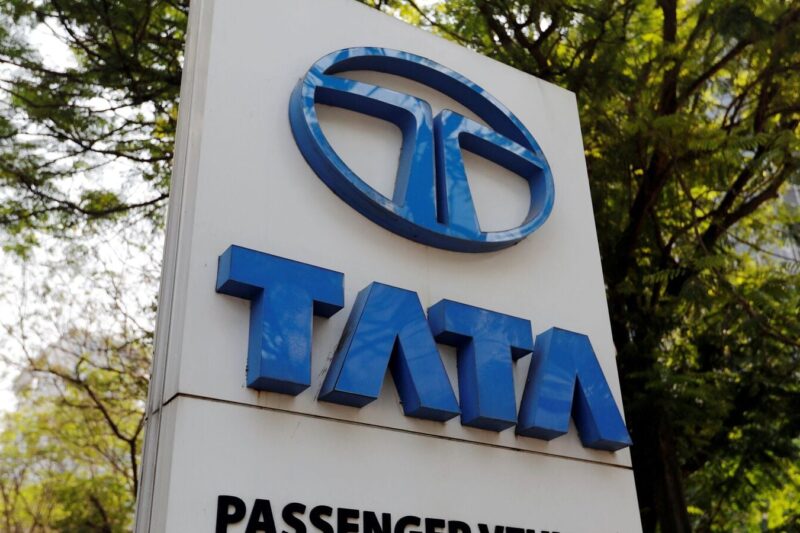 Tata Motors demerger: Shares dip for six consecutive days. Opportunity to buy before record date?